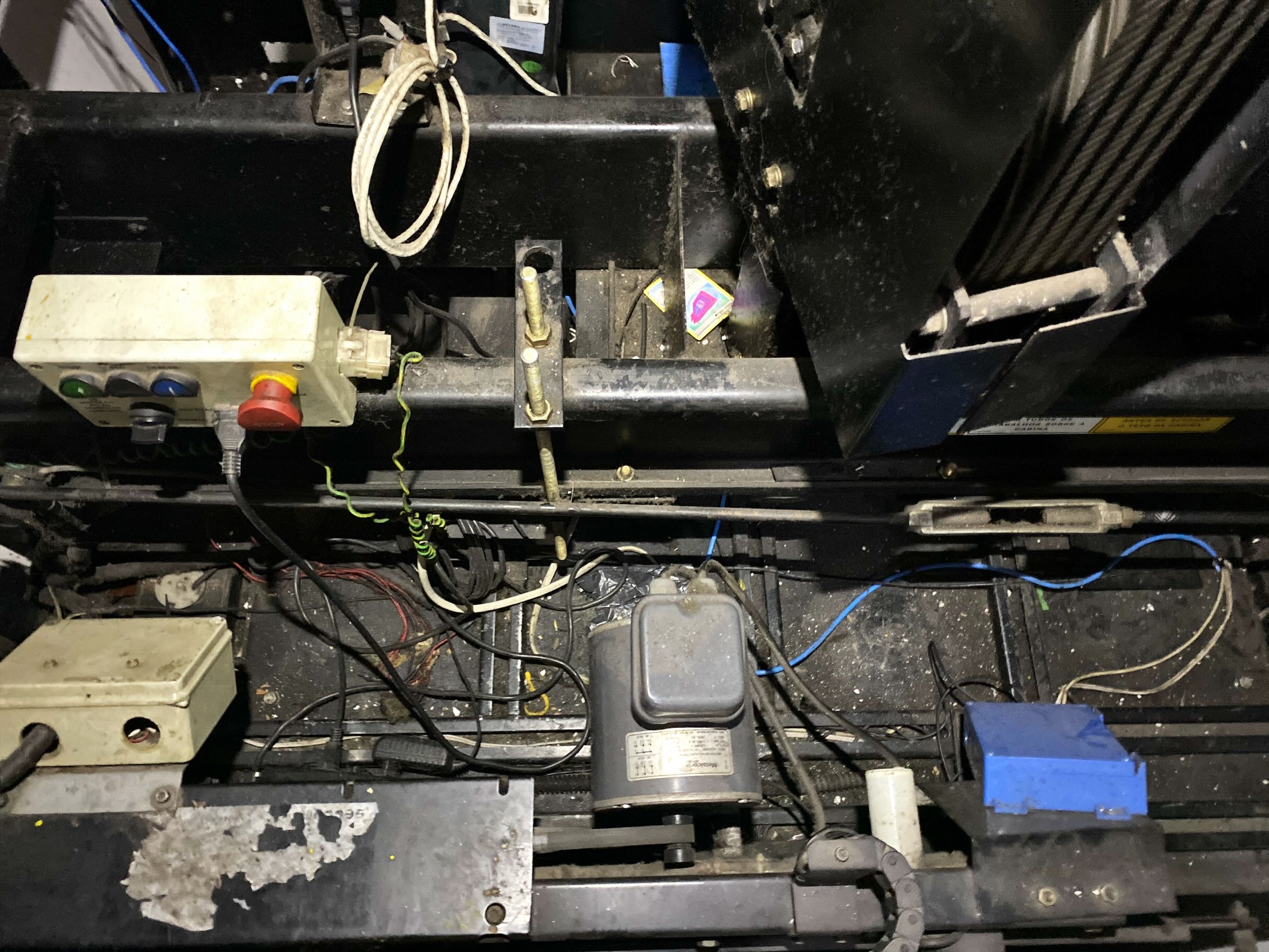 Topo da Cabina e Contrapeso